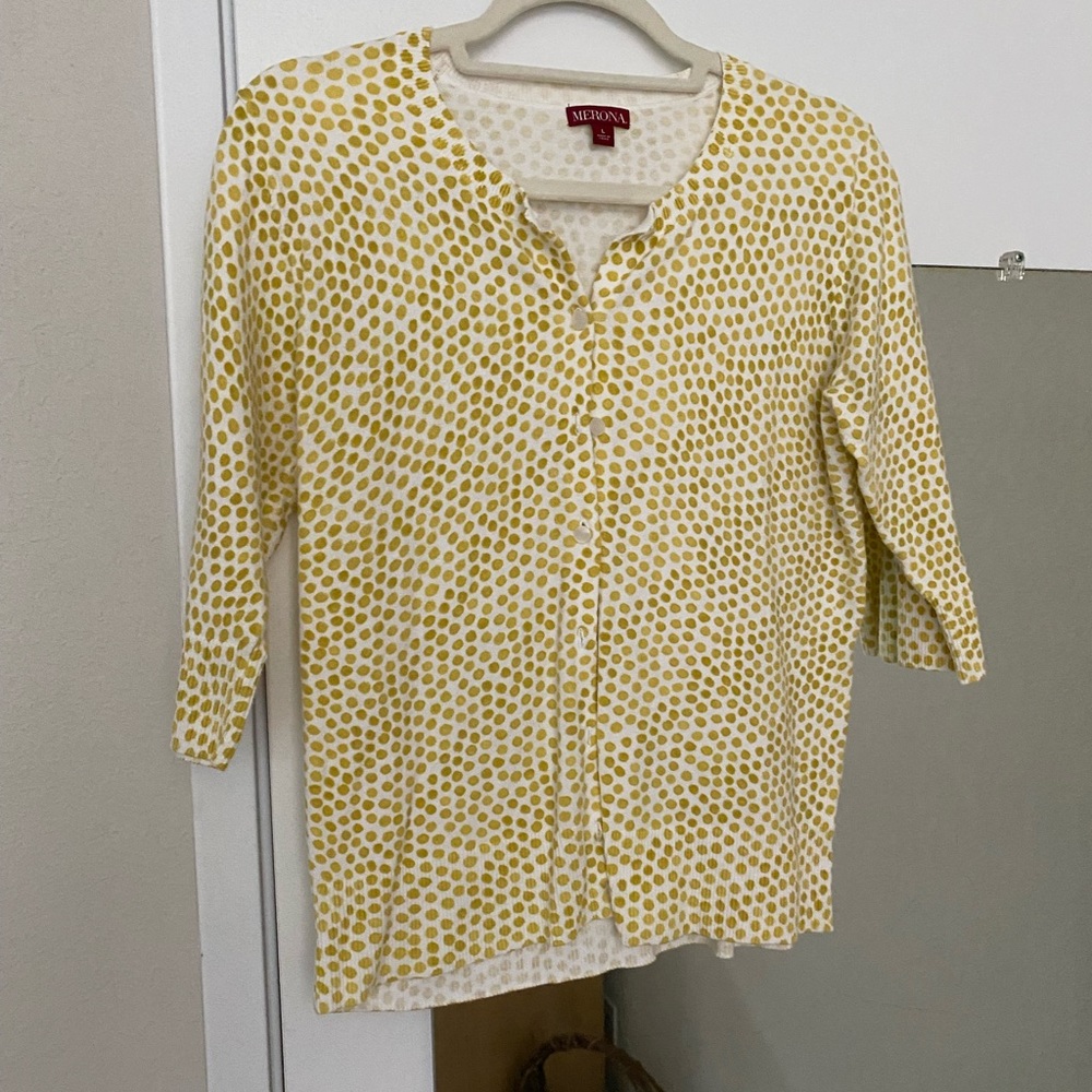 Short-sleeved Merona light-weight sweater, size L